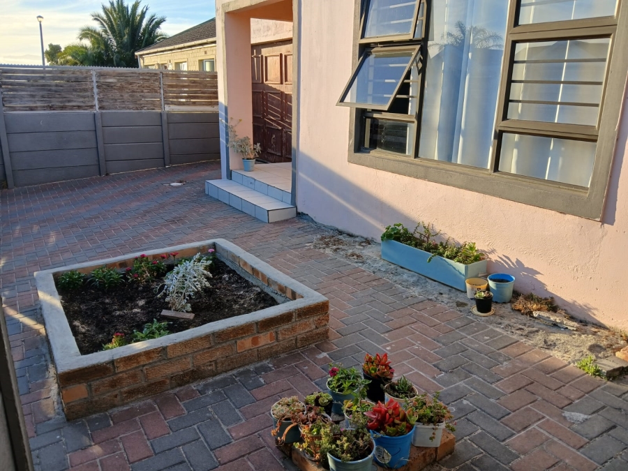 3 Bedroom Property for Sale in Silversands Western Cape